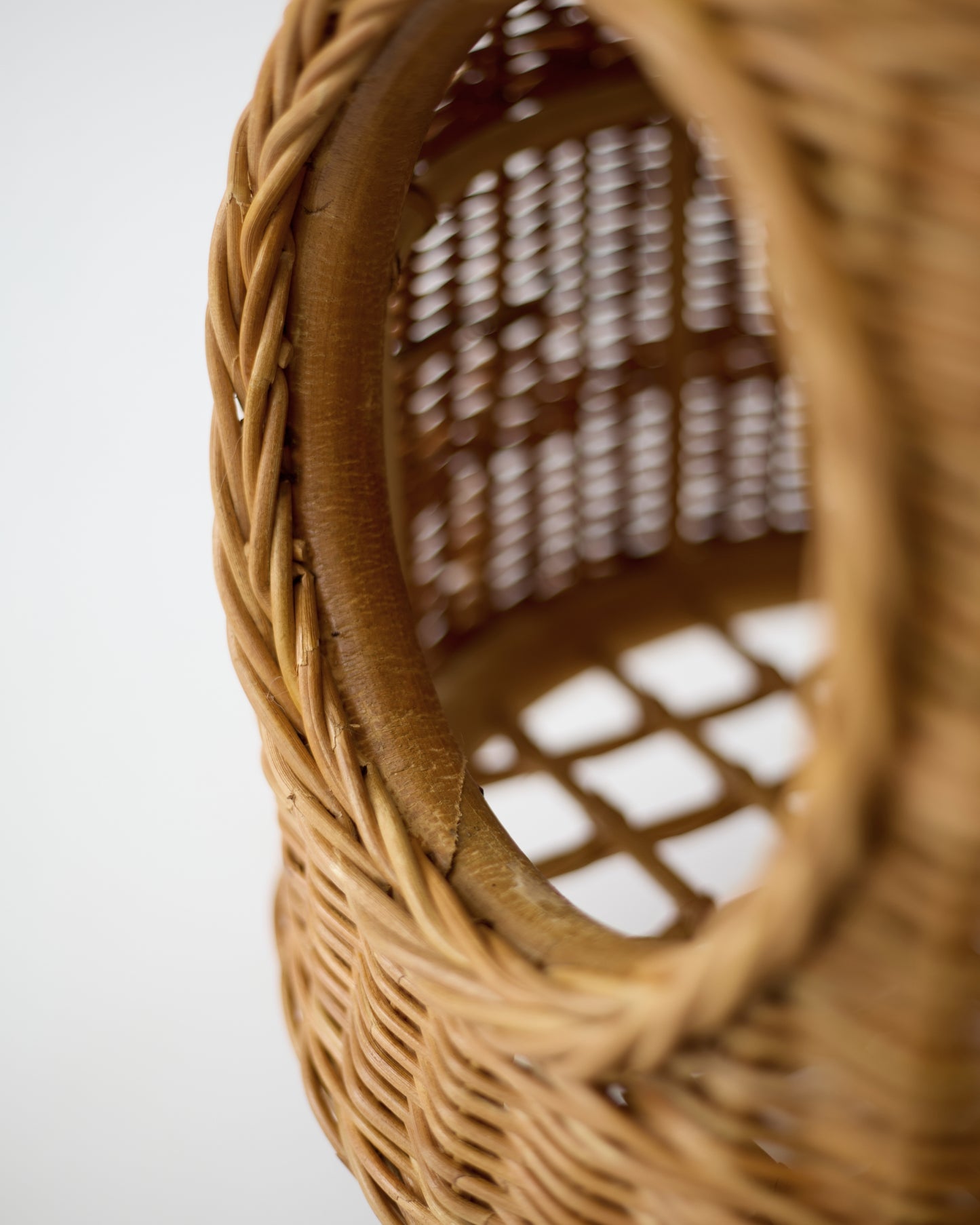 RATTAN PET HOUSE