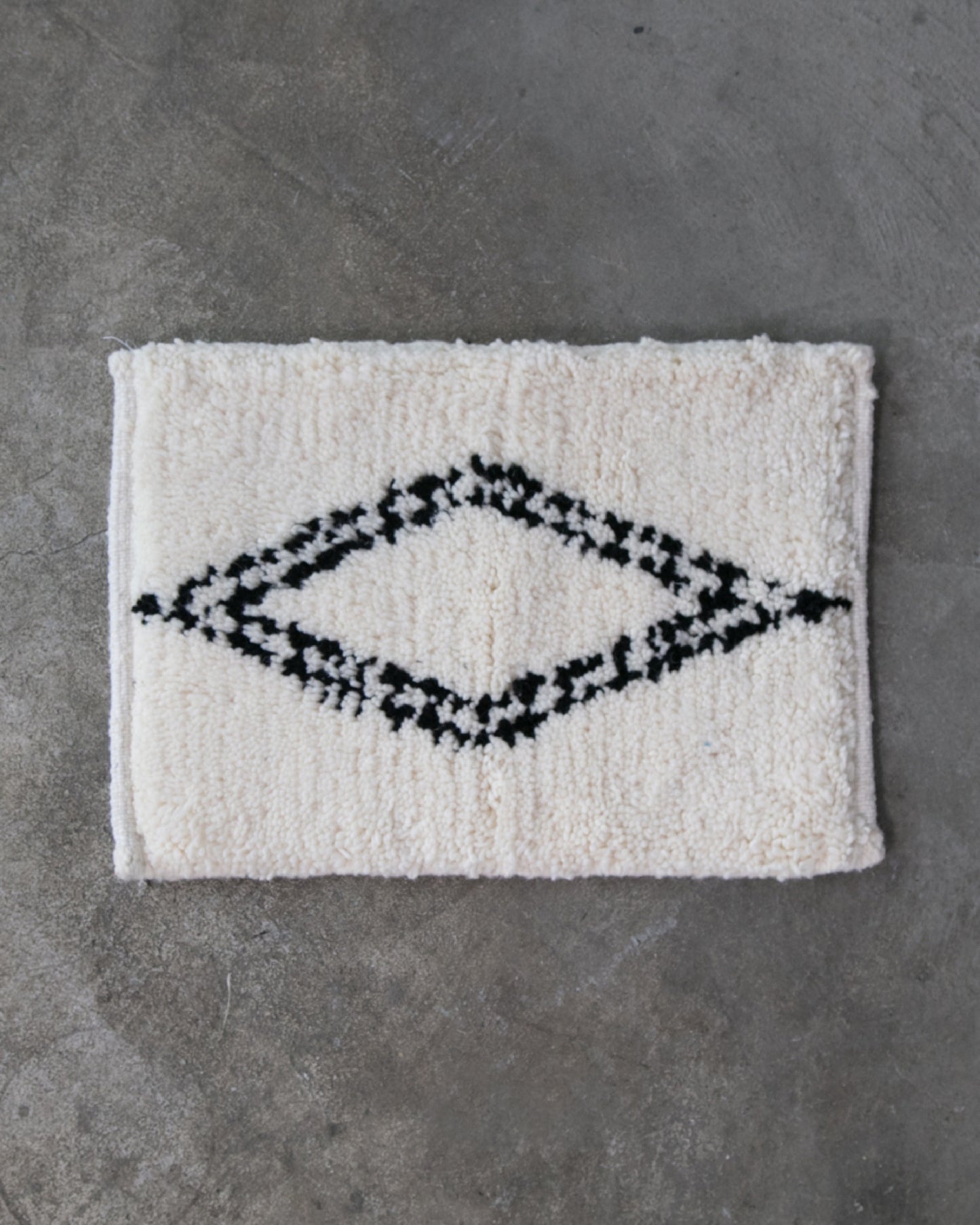 BENI OUARAIN / Black