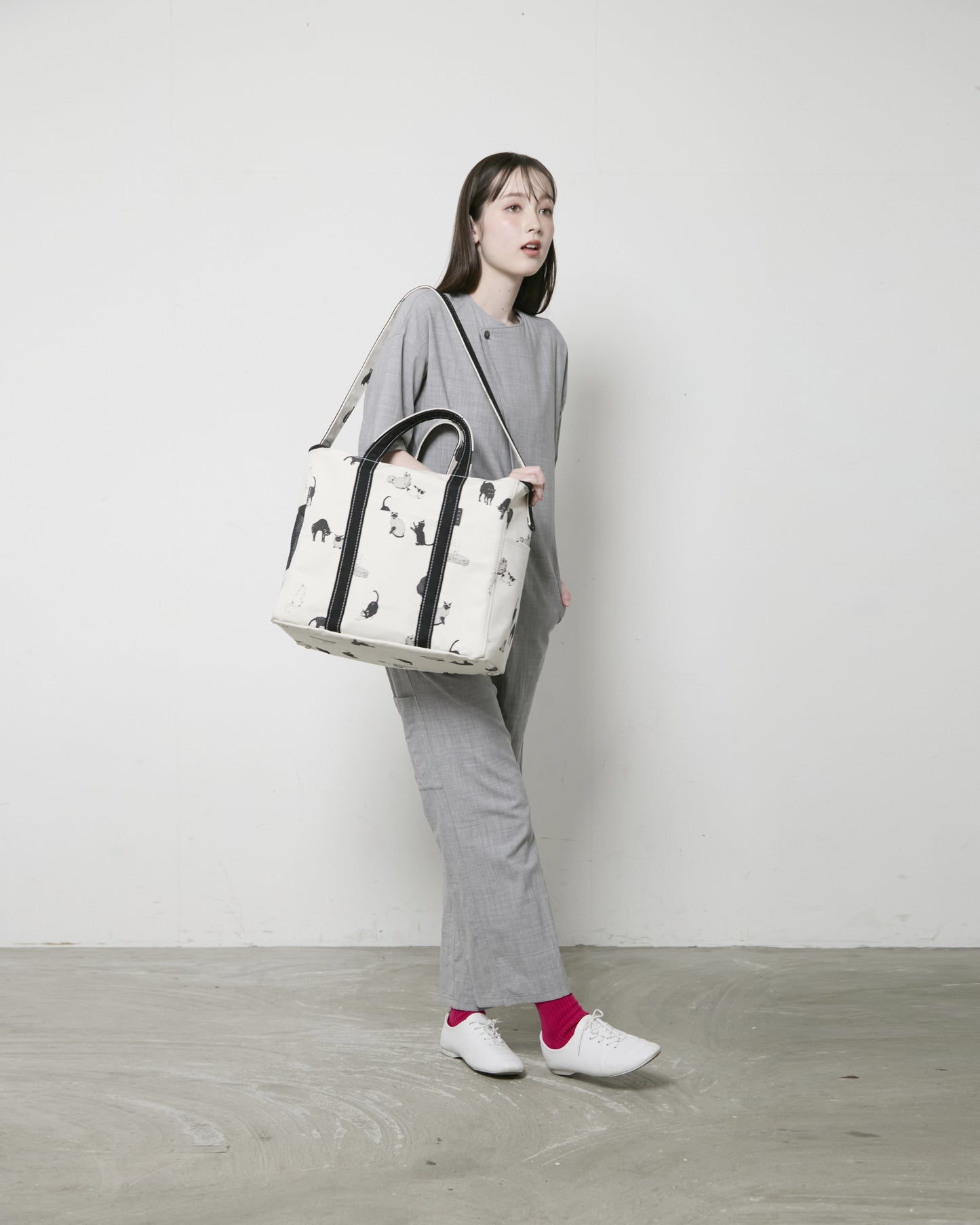CARRY TOTE BAG