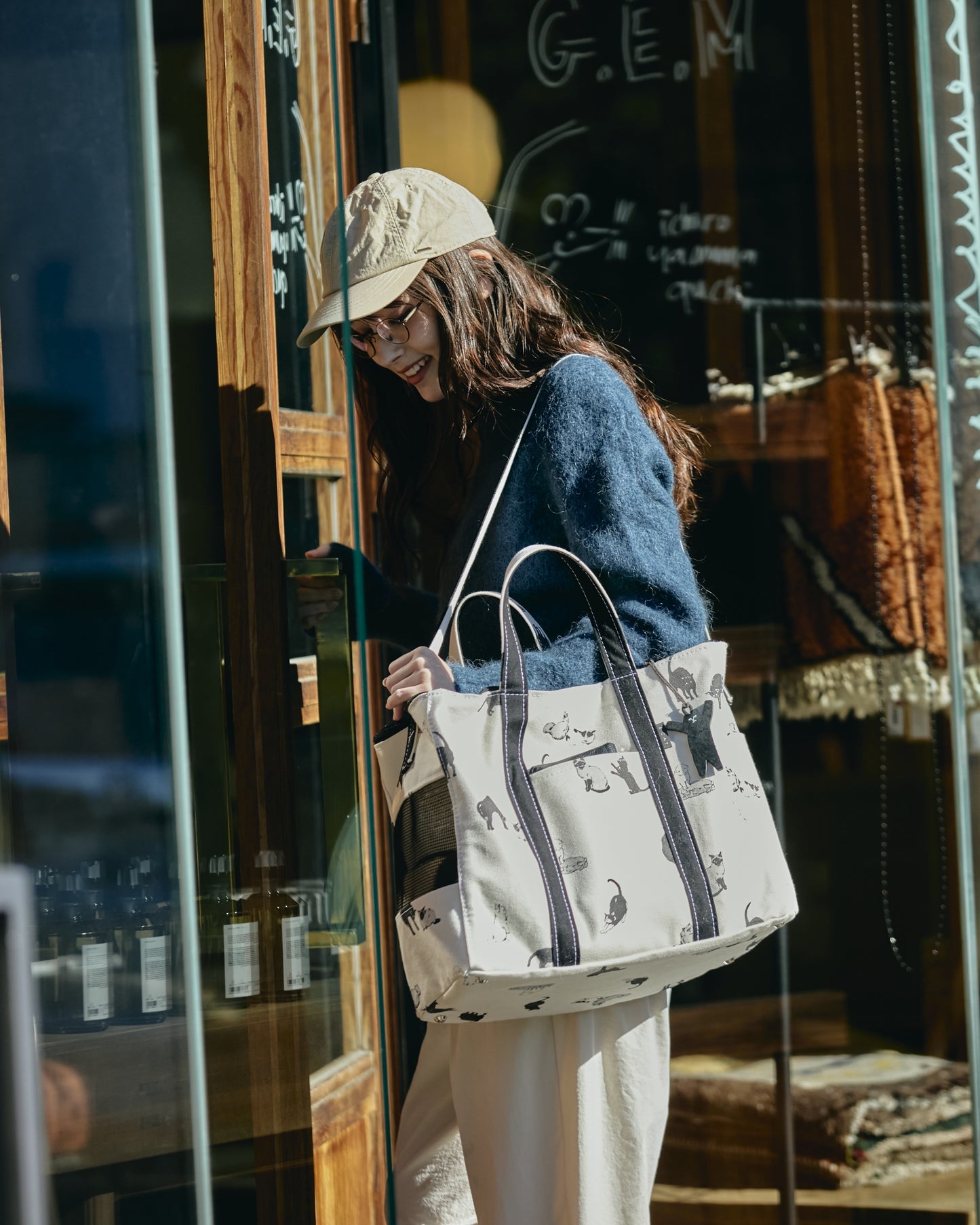 CARRY TOTE BAG