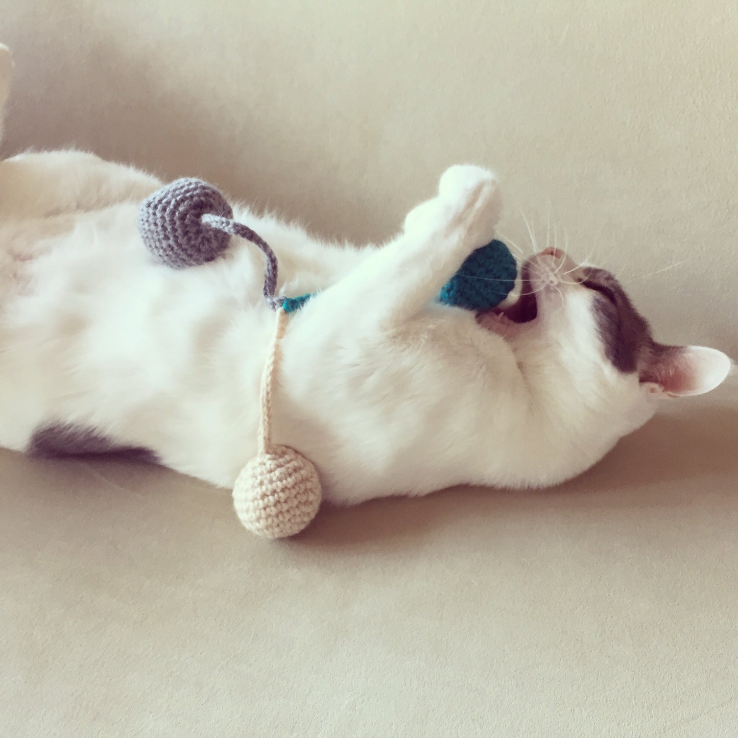 ねこのおもちゃ（ボール）