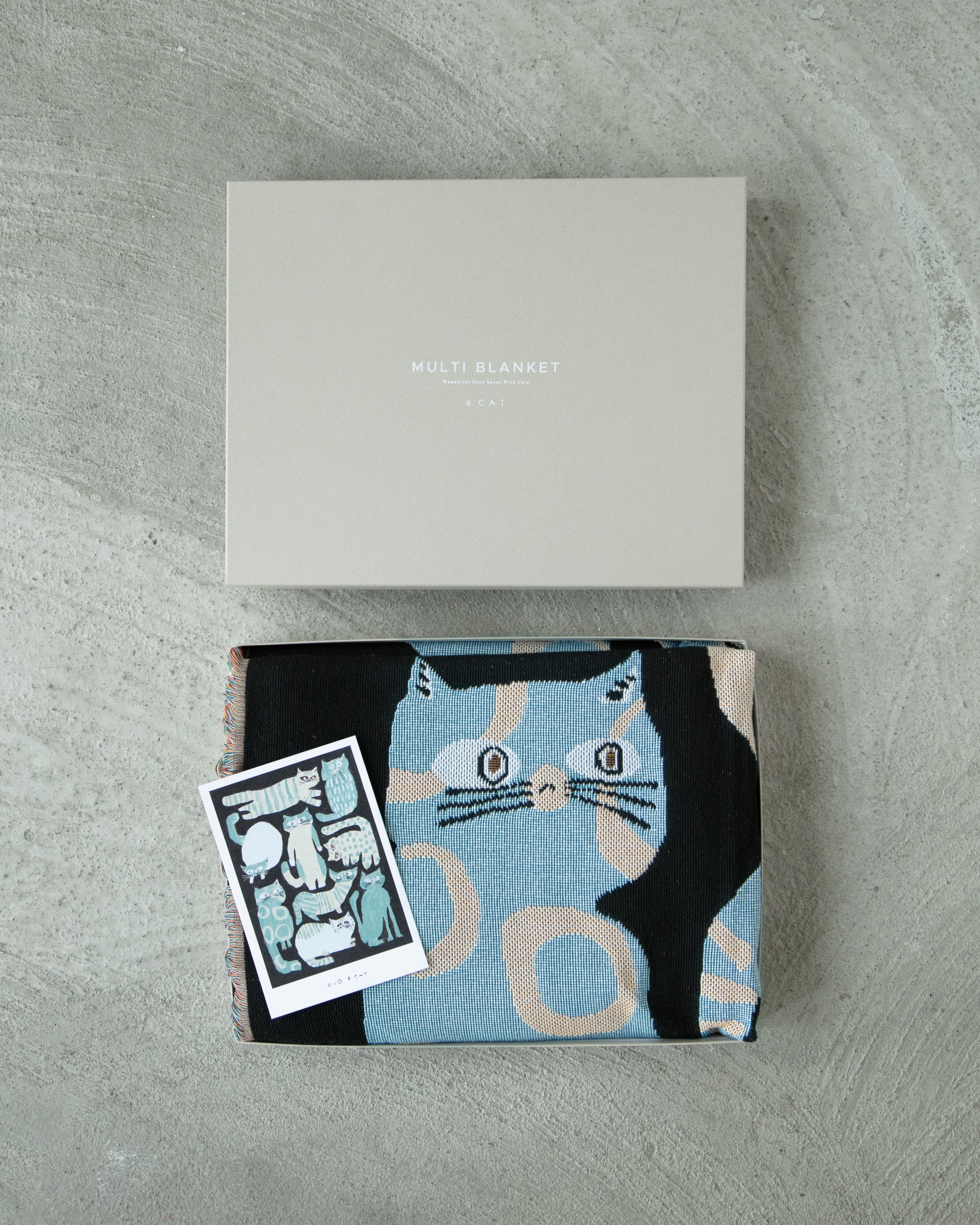 MULTI BLANKET “nekomoyou” | 坪井香保里の猫模様ブランケット。暮らし