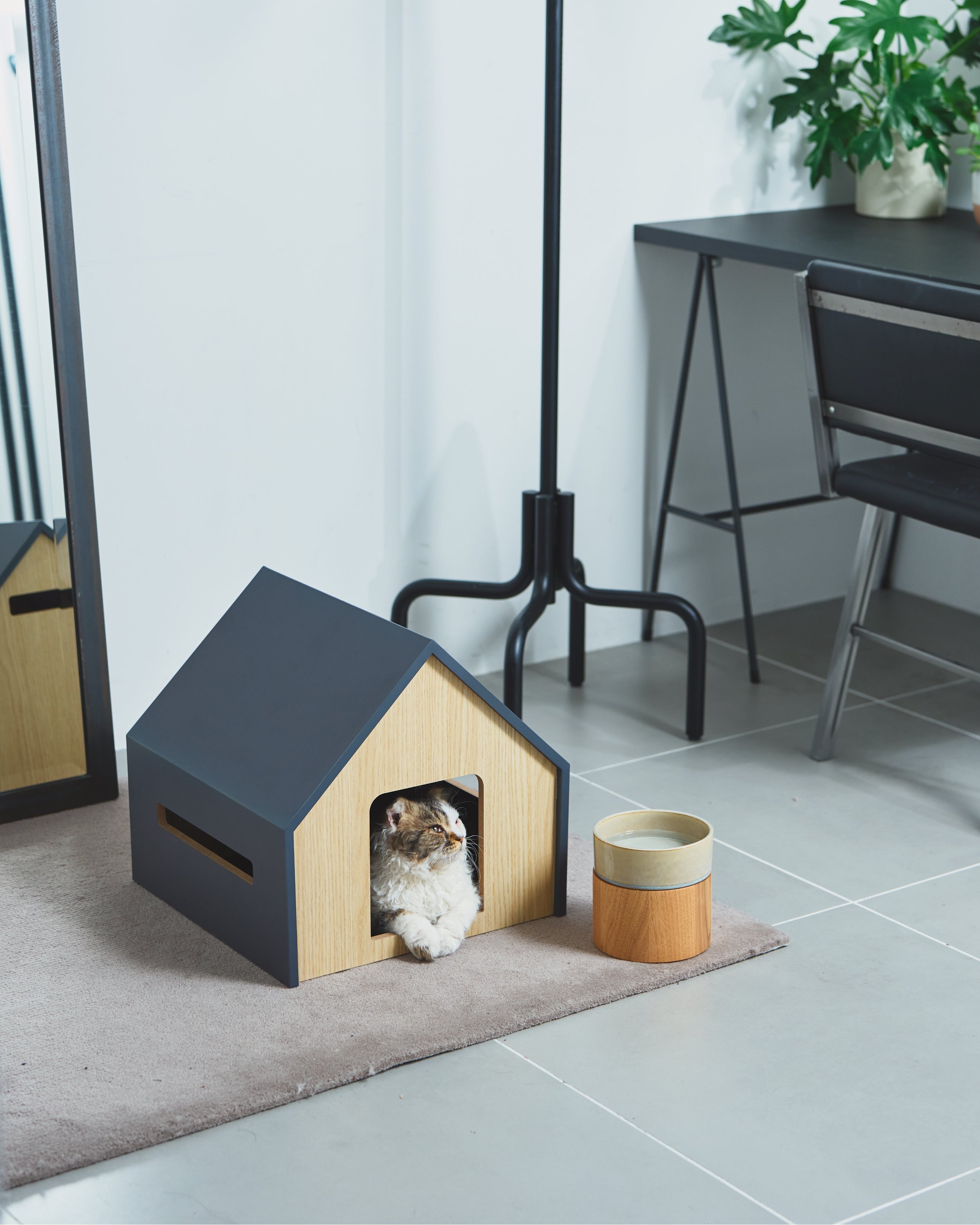 【新品同様】&CAT HÜTTE キャットハウス ヒュッテ アンドキャット✨ HÜTTE｜猫と暮らす、すっとインテリアに馴染むシンプルでミニマルな