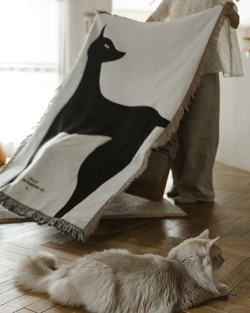 山口一郎 / blanket “kuro neko” | 猫と暮らす部屋に、上質なアートを