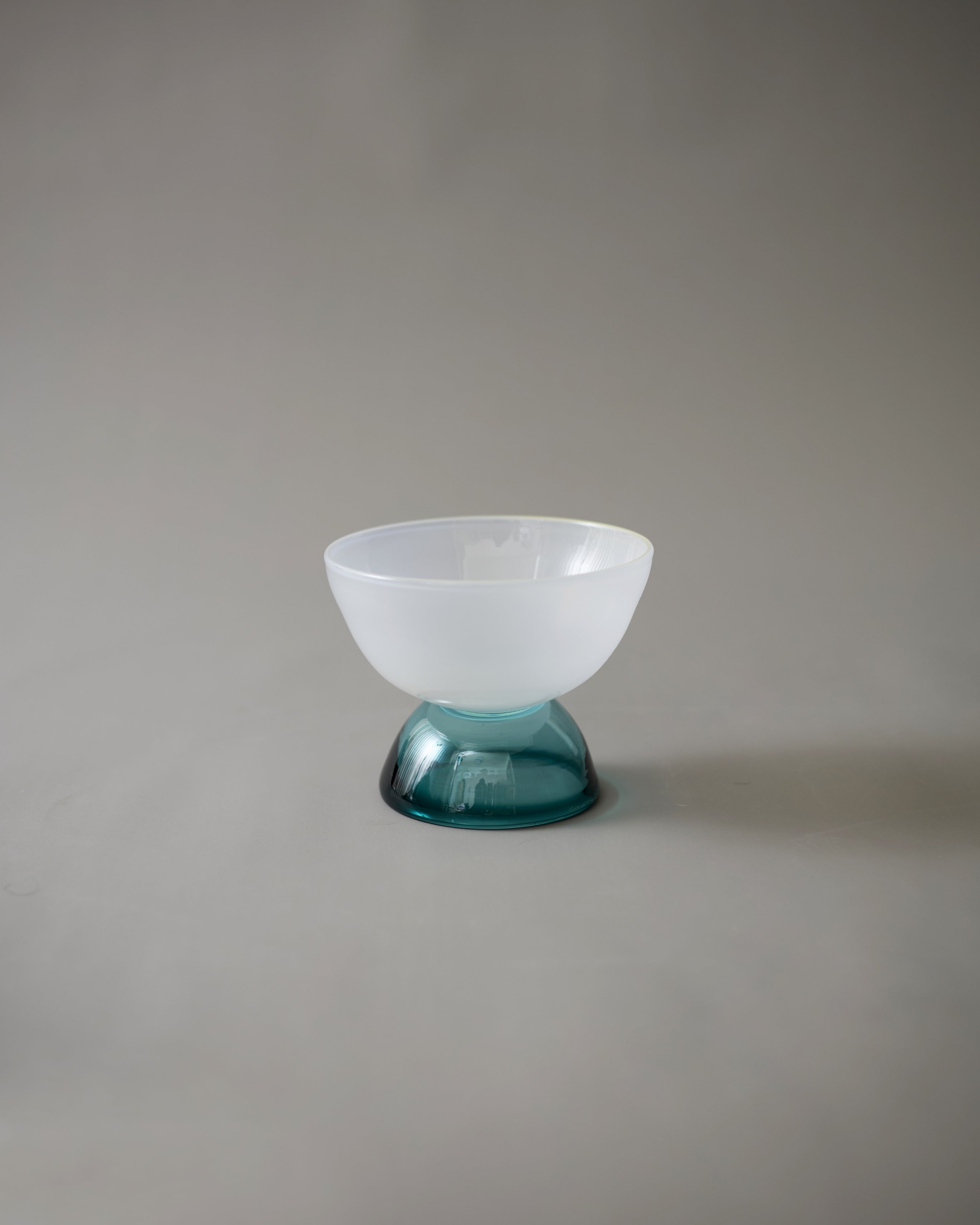 UTSUROI / glass bowl｜吹きガラス作家・野尻恵美とつくる“時間の