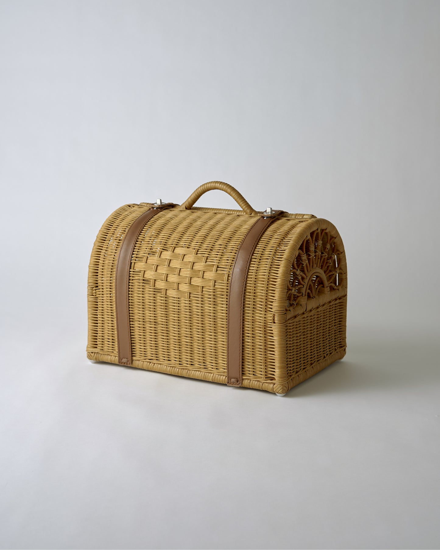 RATTAN CARRY BAG