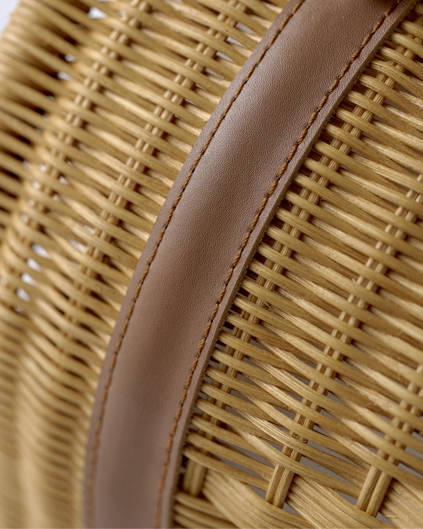 RATTAN CARRY BAG