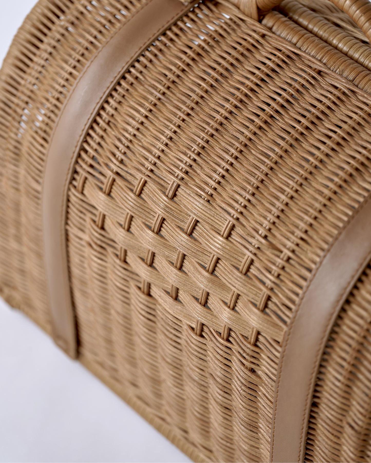 RATTAN CARRY BAG