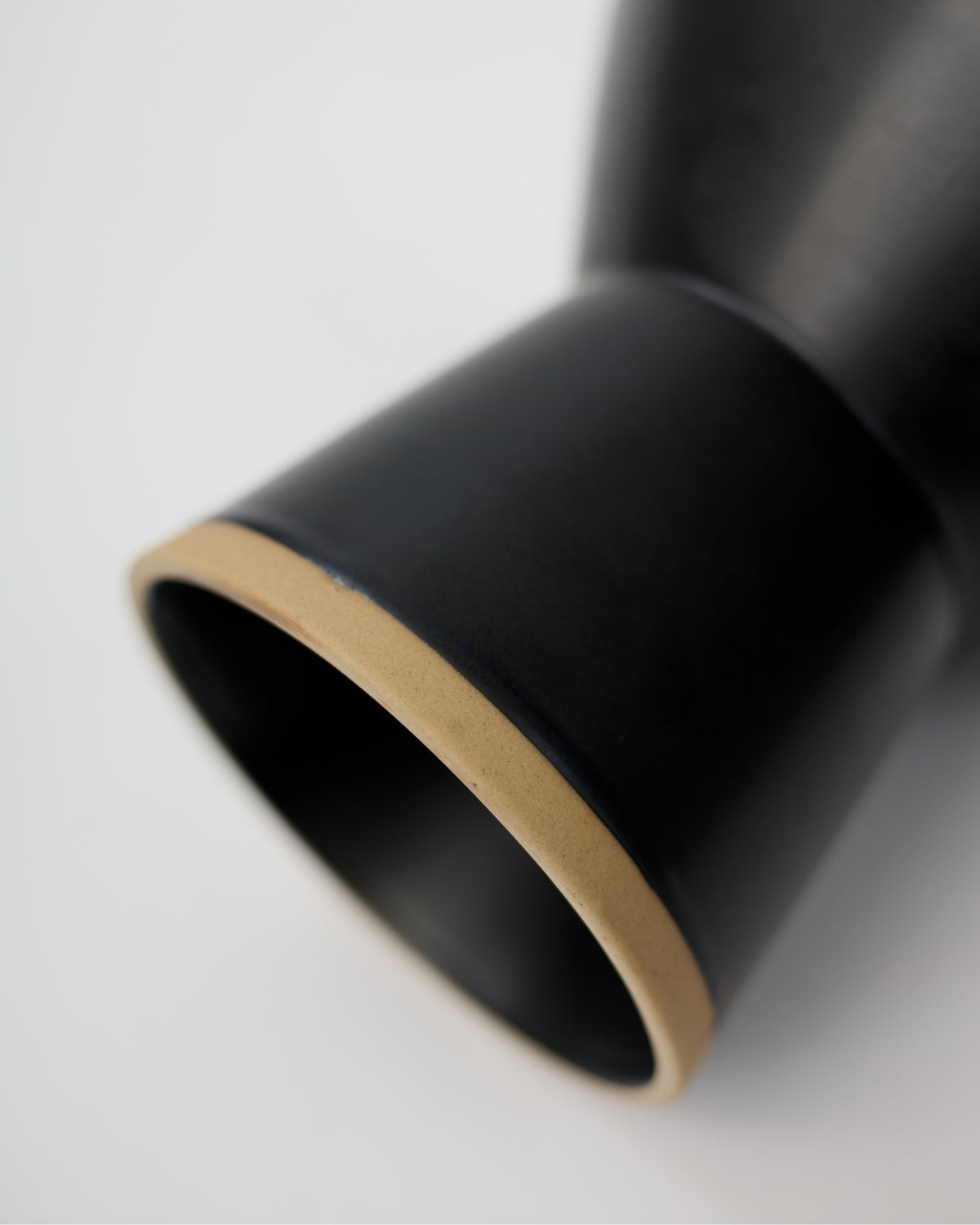 CHALICE / 墨黒（ブラック×クレイ）【アウトレット品】